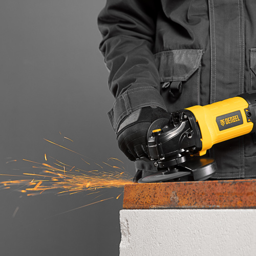 Машина шлифовальная угловая AGH125-1200A, 1200 Вт, 125 мм, 11000 об/мин Denzel купить в Москве с доставкой по всей России | ProtosMarket.ru