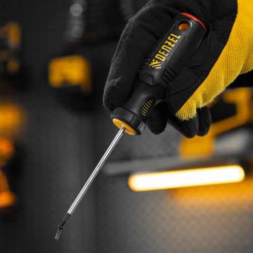 Отвертка, PH0х75 мм, S2, 3к рукоятка Denzel по ценам производителя в Казани с доставкой по всей России