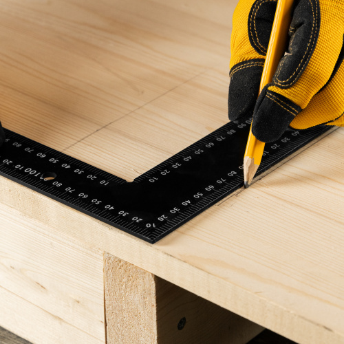 Угольник, 400 х 600 мм, алюминиевый, лазерная гравировка Denzel купить в Москве с доставкой по всей России | ProtosMarket.ru