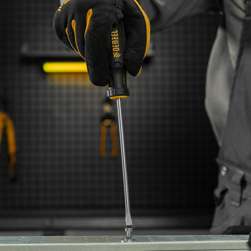 Отвертка SL5x150 мм, CrV, трехкомпонентная рукоятка Denzel по ценам производителя в Казани с доставкой по всей России