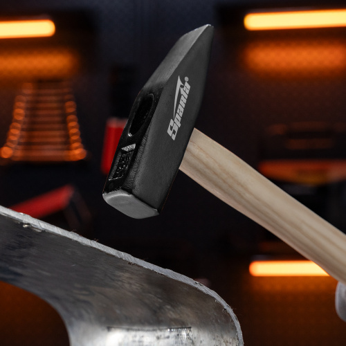 Молоток слесарный, 600 г, квадратный боек, деревянная рукоятка Sparta купить в Москве с доставкой по всей России | ProtosMarket.ru