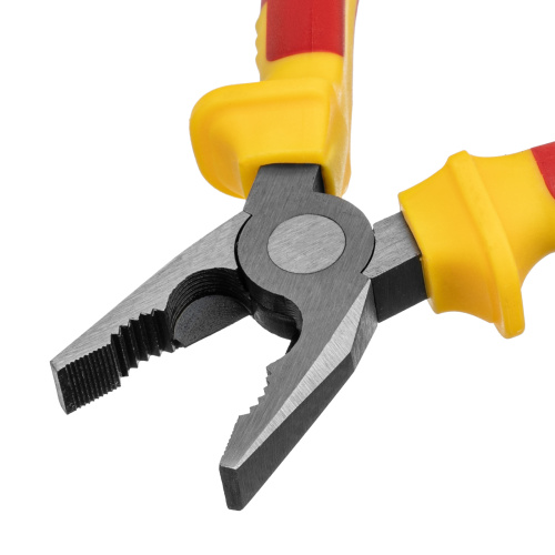 Плоскогубцы комбинированные, Insulated, 160 мм, двухкомпонентные рукоятки Matrix Professional купить в Москве с доставкой по всей России | ProtosMarket.ru