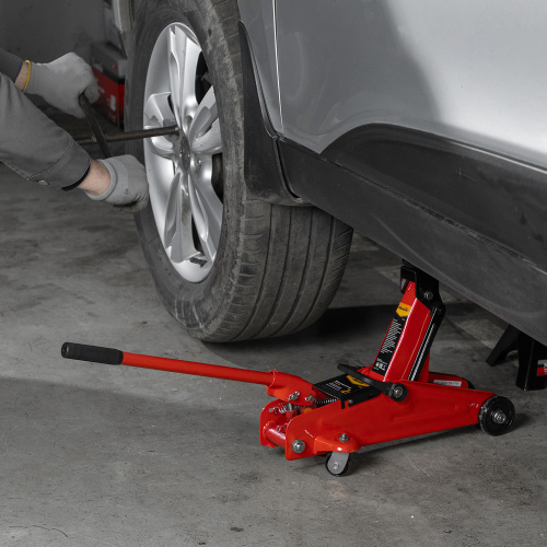 Домкрат гидравлический подкатной, 2 т, h подъема 125-300 мм, в пластиковом кейсе Sparta купить в Москве с доставкой по всей России | ProtosMarket.ru