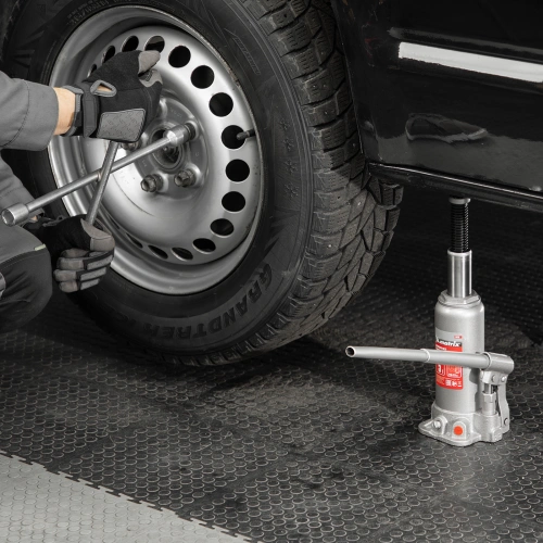 Домкрат гидравлический бутылочный, 5 т, высота подъема 216-413 мм, в пластиковый кейсе Matrix купить в Москве с доставкой по всей России | ProtosMarket.ru