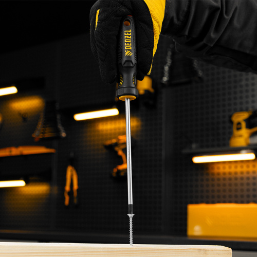 Отвертка, PH2х150 мм, S2, 3к рукоятка Denzel по ценам производителя в Казани с доставкой по всей России