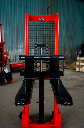 Штабелер гидравлический 2,0 т 1,6 м TOR CTY-E с раздвижными вилами по ценам производителя в Казани с доставкой по всей России