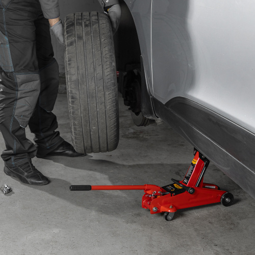 Домкрат гидравлический подкатной, 2 т, h подъема 125-300 мм, в пластиковом кейсе Sparta купить в Москве с доставкой по всей России | ProtosMarket.ru