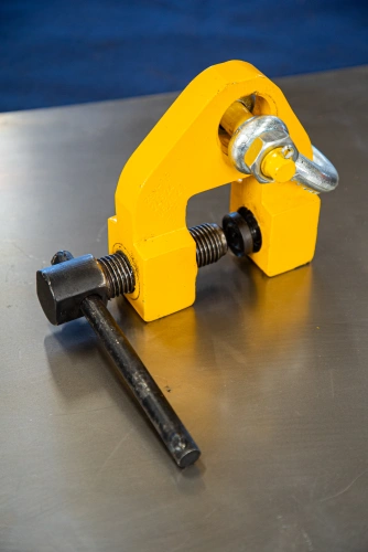 Захват струбцинный вертикальный ZSV (г/п 1,5 т, лист 0-35мм) по ценам производителя в Казани с доставкой по всей России