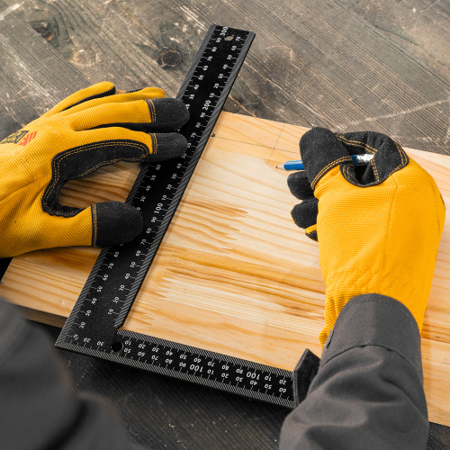 Угольник, 200 х 300 мм, алюминиевый, лазерная гравировка Denzel по ценам производителя в Казани с доставкой по всей России