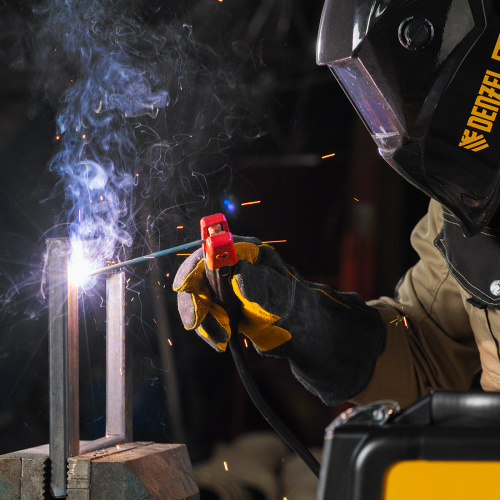 Аппарат инвертор. дуговой сварки SDM-220 Top, 220 А, ПВ 60% кейс Denzel по ценам производителя в Казани с доставкой по всей России