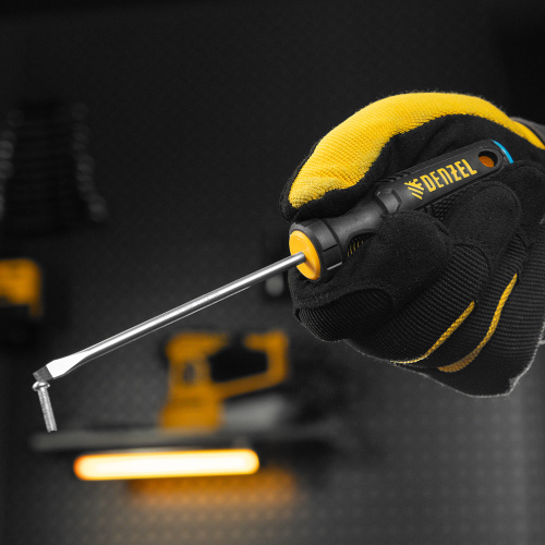 Отвертка, SL4х100 мм, S2, 3к рукоятка Denzel по ценам производителя в Казани с доставкой по всей России