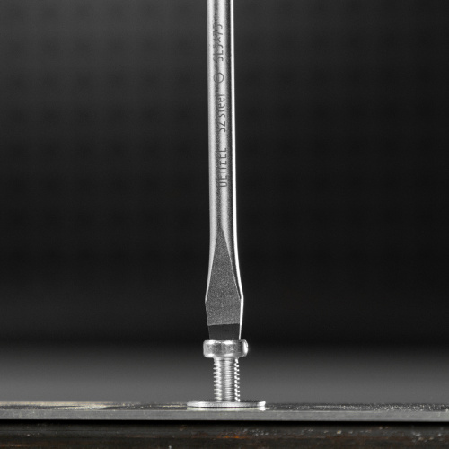 Отвертка, SL5x75 мм, S2, 3к рукоятка Denzel по ценам производителя в Казани с доставкой по всей России