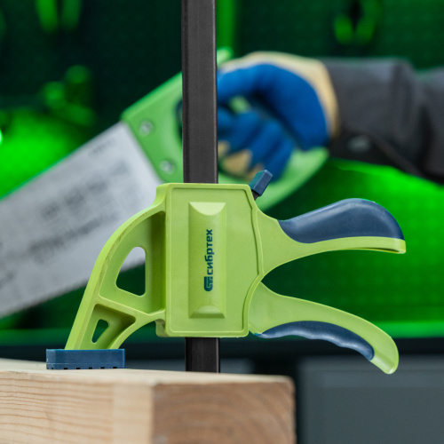 Струбцина F-образная, быстрозажимная, 200 х 70 х 420 мм, пластиковый корпус, фиксатор, двухкомпонентная рукоятка Сибртех купить в Москве с доставкой по всей России | ProtosMarket.ru