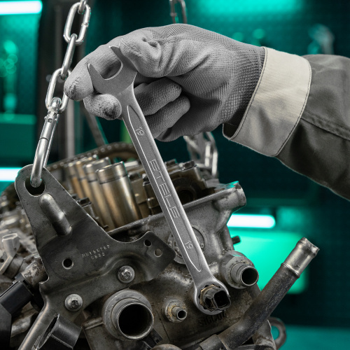 Набор инструментов, 1/2", CrV, пластиковый кейс 31 предмет Stels купить в Москве с доставкой по всей России | ProtosMarket.ru