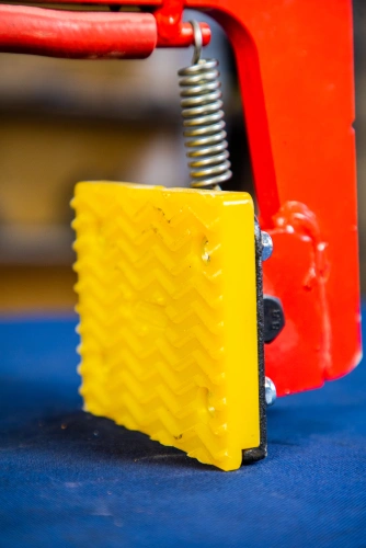 Клещевой вертикальный захват TOR для брикетов и блоков 12-18 см г/п 280 кг по ценам производителя в Казани с доставкой по всей России