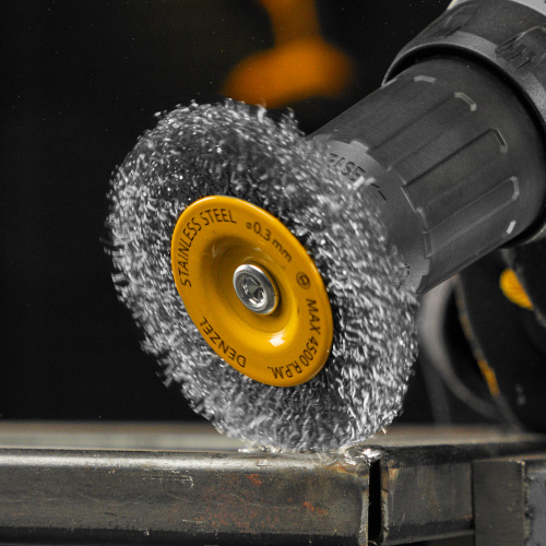 Щетка для дрели, 75 мм, Плоская, со шпилькой, нержавеющая витая проволока Denzel по ценам производителя в Казани с доставкой по всей России