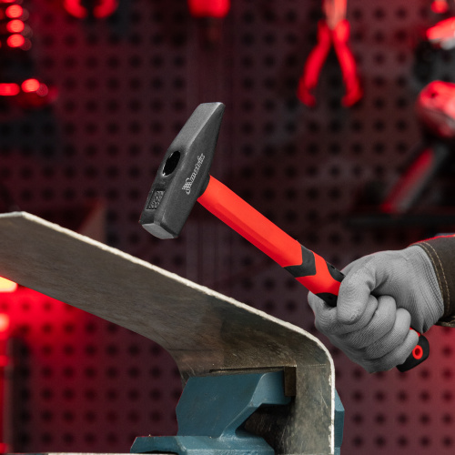 Молоток слесарный, 600 г, фибергласовая обрезиненная рукоятка Matrix купить в Москве с доставкой по всей России | ProtosMarket.ru