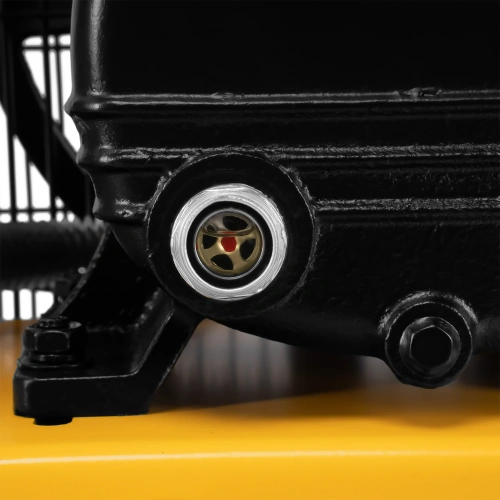 Компрессор воздушный BCV2200/100, ременный привод, 2.2 кВт, 100 литров, 370 л/мин Denzel по ценам производителя в Казани с доставкой по всей России