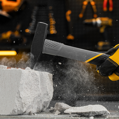 Молоток слесарный, 400 г, кованый, фибергласовая рукоятка c TPR покрытием Denzel купить в Москве с доставкой по всей России | ProtosMarket.ru