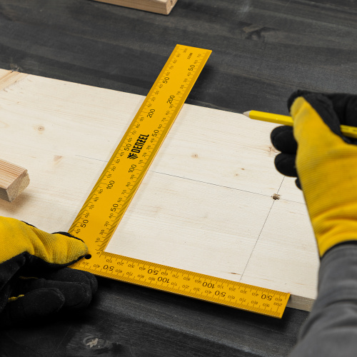 Угольник стальной, 200 х 300 мм Denzel по ценам производителя в Казани с доставкой по всей России