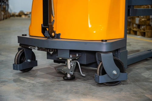 Штабелер гидравлический с электроподъемом 1,5 т 3,0 м XILIN CDD15B-E с раздвижными вилами по ценам производителя в Казани с доставкой по всей России