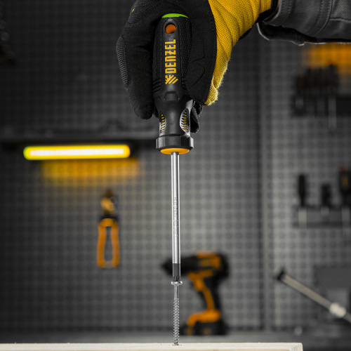 Отвертка PZ2x100 мм, CrV, трехкомпонентная рукоятка Denzel по ценам производителя в Казани с доставкой по всей России