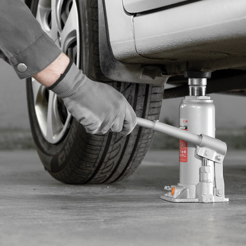 Домкрат гидравлический бутылочный, 6 т, h подъема 216-413 мм, в пластиковом кейсе Matrix купить в Москве с доставкой по всей России | ProtosMarket.ru