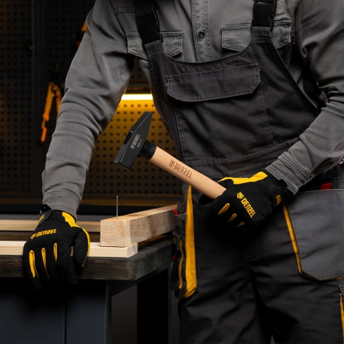 Молоток слесарный, 600 г, кованый квадратный боек, буковая рукоятка Denzel по ценам производителя в Казани с доставкой по всей России