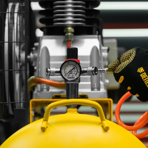 Компрессор воздушный BCI3000-T/200, ременный привод , 3.0 кВт, 200 литров, 530 л/мин Denzel купить в Москве с доставкой по всей России | ProtosMarket.ru