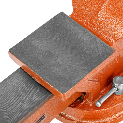 Тиски слесарные, 150 мм, поворотные, с наковальней Sparta купить в Москве с доставкой по всей России | ProtosMarket.ru