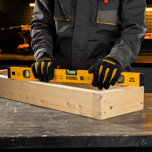 Уровень алюминиевый, магнит, фрезерованный, 3 глазка (1 зеркал.) 0,5 мм/м, 600 мм Denzel по ценам производителя в Казани с доставкой по всей России