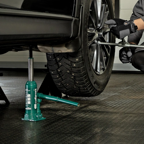 Домкрат гидравлический бутылочный, 3 т, 180-320 мм, в пласт. кейсе Сибртех купить в Москве с доставкой по всей России | ProtosMarket.ru