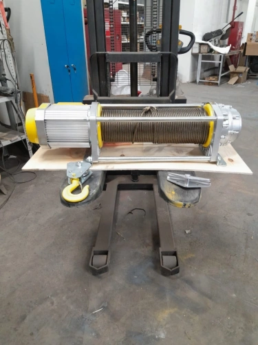 Лебедка электрическая 1250кг 100м с канатом 220В алюминиевый корпус TOR KCD(А) по ценам производителя в Казани с доставкой по всей России