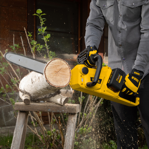 Цепная пила аккумуляторная бесщеточная RCS400-36, Li-ion, 36 В, 4 Ач, шина 400 мм Denzel купить в Москве с доставкой по всей России | ProtosMarket.ru