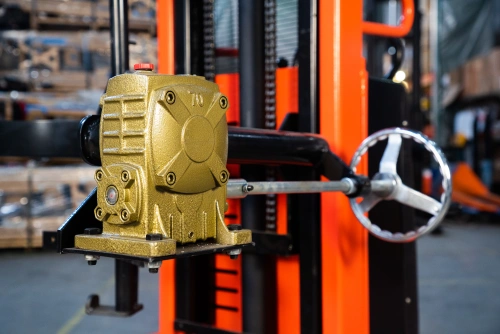 Штабелер-бочкокантователь гидравлический 0,35 т 2,5 м TOR CDT с электроподъемом по ценам производителя в Казани с доставкой по всей России