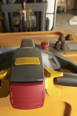 Штабелер самоходный 1,5 т 4,5 м XILIN CPD15R с наклоном мачты и противовесом 24/320 В/Ач купить в Москве с доставкой по всей России | ProtosMarket.ru