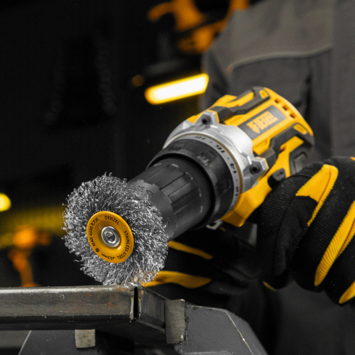 Щетка для дрели, 50 мм, Плоская, со шпилькой, нержавеющая витая проволока Denzel по ценам производителя в Казани с доставкой по всей России