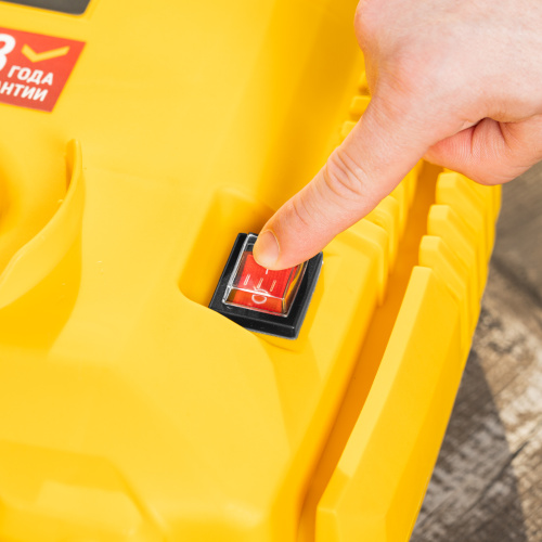 Компрессор воздушный DL1300, 10 бар, 1,3 кВт 180 л/мин 5 л, с набором аксессуаров Denzel по ценам производителя в Казани с доставкой по всей России