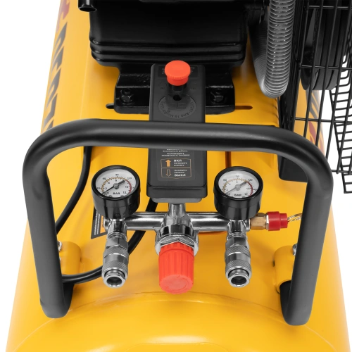 Компрессор воздушный BCV2200/100, ременный привод, 2.2 кВт, 100 литров, 370 л/мин Denzel по ценам производителя в Казани с доставкой по всей России