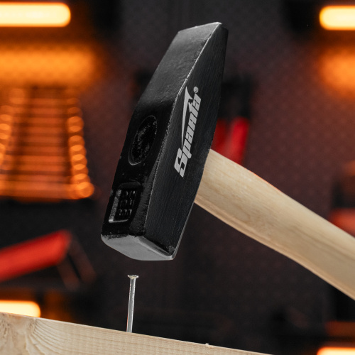 Молоток слесарный, 800 г, квадратный боек, деревянная рукоятка Sparta купить в Москве с доставкой по всей России | ProtosMarket.ru