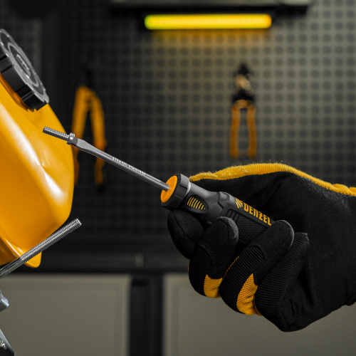 Отвертка SL5x75 мм, CrV, трехкомпонентная рукоятка Denzel по ценам производителя в Казани с доставкой по всей России