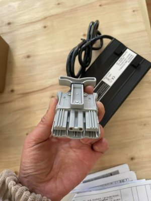 Зарядное устройство для тележек CBD20W-II 48/5A (Charger) купить в Москве с доставкой по всей России | ProtosMarket.ru