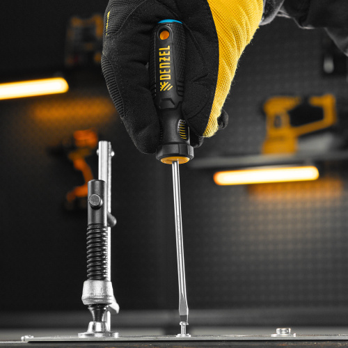 Отвертка, SL4х100 мм, S2, 3к рукоятка Denzel по ценам производителя в Казани с доставкой по всей России