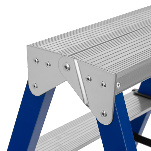 Стремянка двусторонняя 2 ступени, стальная, Сибртех купить в Москве с доставкой по всей России | ProtosMarket.ru