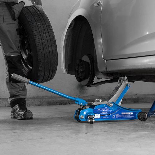 Домкрат гидравлический подкатной, поворотная рукоятка, 2 т, Low Profile, 100-350 мм Stels купить в Москве с доставкой по всей России | ProtosMarket.ru