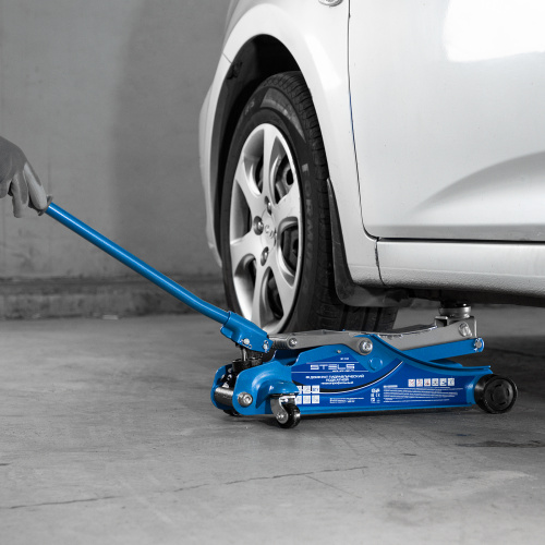 Домкрат гидравлический подкатной, поворотная рукоятка, 2 т, Low Profile, 100-350 мм Stels купить в Москве с доставкой по всей России | ProtosMarket.ru