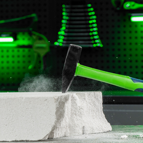 Молоток слесарный, 600 г, фибергласовая обрезиненная рукоятка Сибртех купить в Москве с доставкой по всей России | ProtosMarket.ru