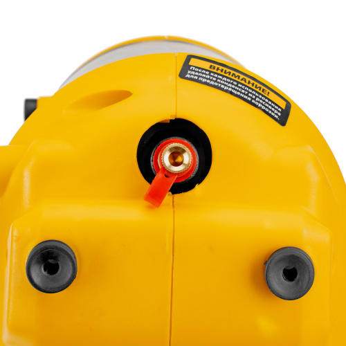 Компрессор воздушный DL1300, 10 бар, 1,3 кВт 180 л/мин 5 л, с набором аксессуаров Denzel по ценам производителя в Казани с доставкой по всей России