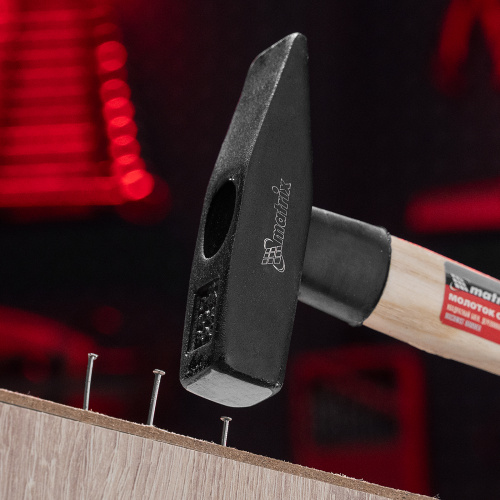 Молоток слесарный, 300 г, квадратный боек, деревянная рукоятка Matrix купить в Москве с доставкой по всей России | ProtosMarket.ru