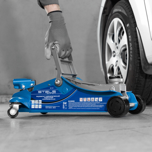 Домкрат гидравлический подкатной, поворотная рукоятка, 2 т, Low Profile, 100-350 мм Stels купить в Москве с доставкой по всей России | ProtosMarket.ru